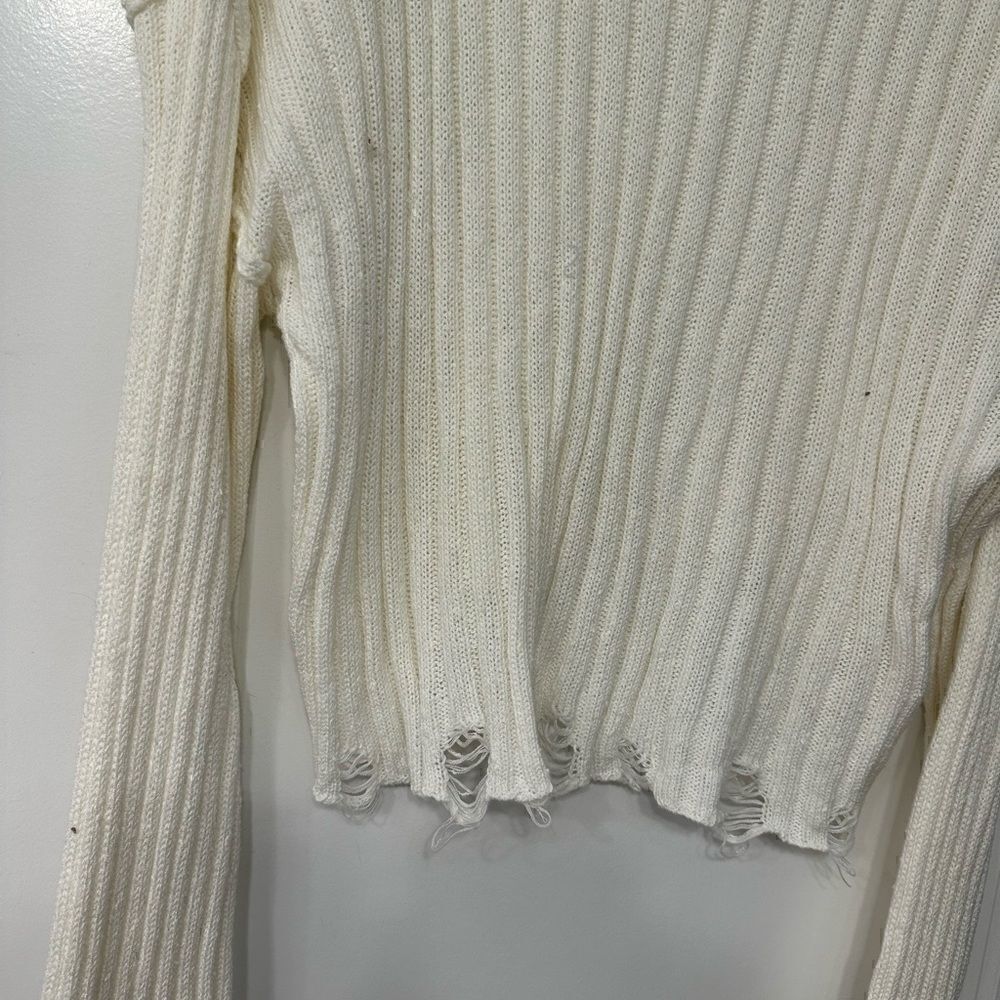 Ribbed Distressed‎ Sweater - Picture 2 of 9